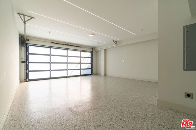 286 Quadro Vecchio Drive, Pacific Palisades CA: https://media.crmls.org/mediaz/5f78795d-f507-4c54-a671-7a62d313139b.jpg