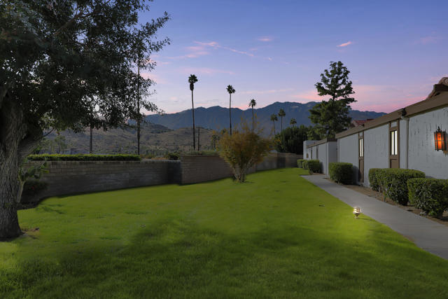 2545 Miramonte W Circle, Palm Springs CA: https://media.crmls.org/mediaz/5f788d69-882e-456d-8c90-d9335eff7375.jpg