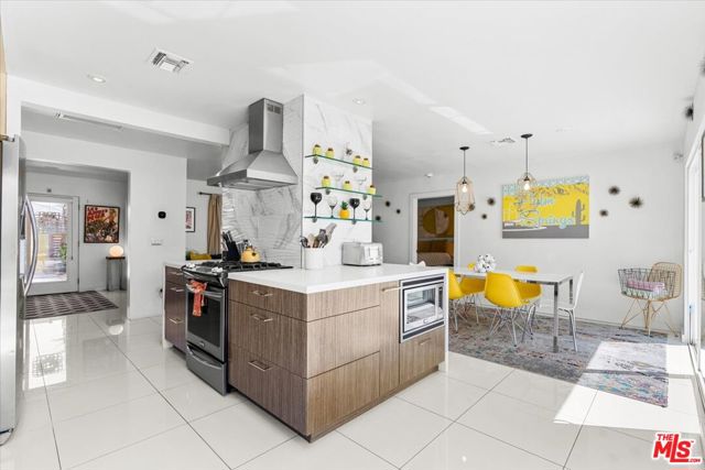 3963 E Calle San Antonio, Palm Springs, CA 92264