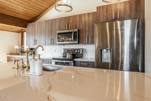 435 Lakeview Boulevard, Mammoth Lakes CA: https://media.crmls.org/mediaz/5f790176-5184-4284-827f-fa59e9f9e5d2.jpg