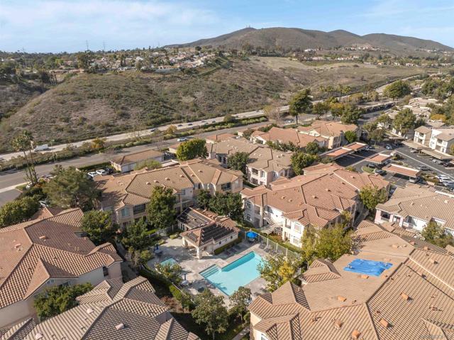 10820 Sabre Hill Dr, San Diego CA: https://media.crmls.org/mediaz/5f7a66d2-d180-4b32-81fc-24ff3bf906a6.jpg