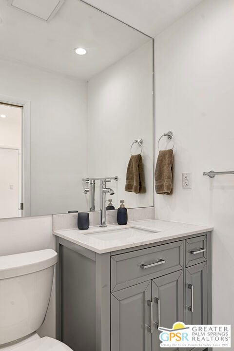 1405 E Tachevah Drive, Palm Springs CA: https://media.crmls.org/mediaz/5f7a86c6-1d45-4ca4-8305-86a3f190a39a.jpg