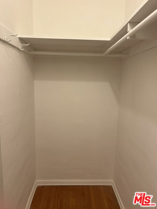 244 S Lasky Drive, Beverly Hills CA: https://media.crmls.org/mediaz/5f7a9662-1450-4842-9779-d99c1e888de8.jpg