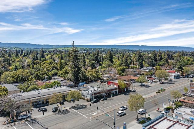 3876 3876 El Camino Real, Palo Alto CA: https://media.crmls.org/mediaz/5f7b023a-100c-480f-930e-cafa85bdae0c.jpg