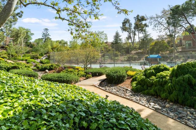 283 Casitas Bulevar, Los Gatos CA: https://media.crmls.org/mediaz/5f7b096c-2146-4c71-9f01-d579f83873c2.jpg