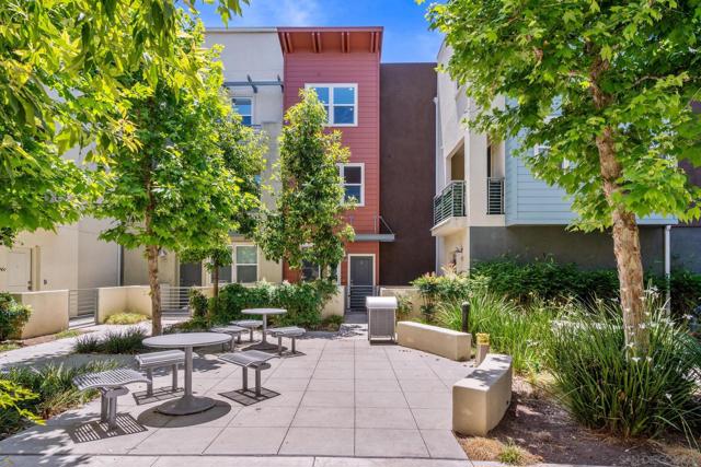 316 Antoni Glen, Escondido CA: https://media.crmls.org/mediaz/5f7b4b67-2ef2-48ec-9d3a-790bc46aecfd.jpg