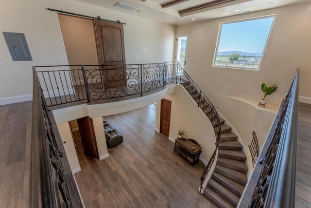 8440 Lovers Lane, Hollister CA: https://media.crmls.org/mediaz/5f7ba109-ed5c-4720-b34b-3f02c81f6eb7.jpg