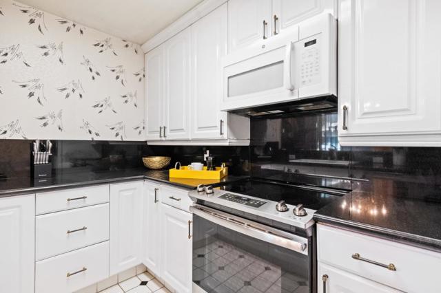 845 N Humboldt Street, San Mateo CA: https://media.crmls.org/mediaz/5f7be321-f3a7-4e83-99ad-2a4fddddc7c5.jpg