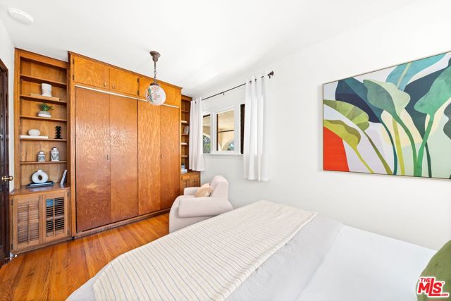 822 Pine Street, Santa Monica CA: https://media.crmls.org/mediaz/5f7bf745-1653-4aa8-9d2f-cea748417d45.jpg