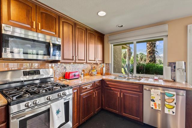 3115 Calle Morelos, Palm Springs, CA 92264