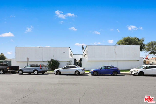 500 S 6th Street, Montebello CA: https://media.crmls.org/mediaz/5f7d11b1-0153-4963-871a-f12a3acc24d6.jpg