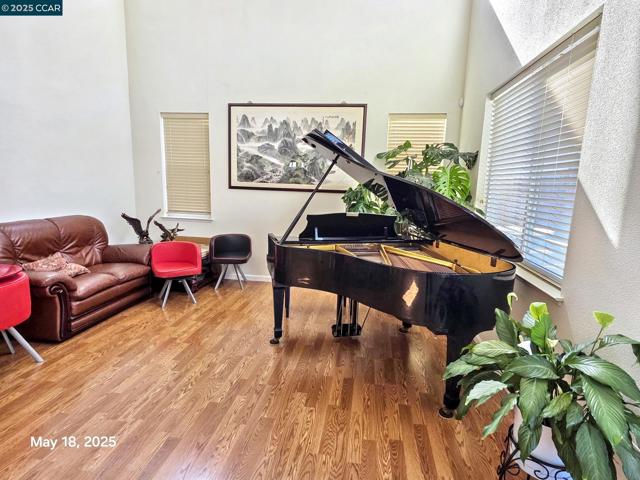 881 Meadow View Dr, Richmond CA: https://media.crmls.org/mediaz/5f7d2a05-e78f-4bb6-a1fa-18e6a6361183.jpg