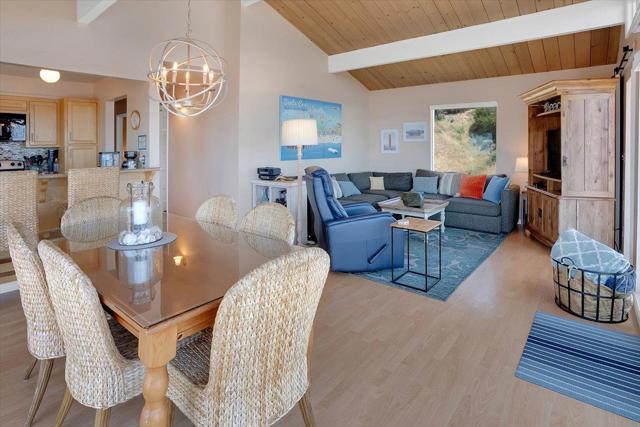 665 Sand Dollar Lane, Watsonville CA: https://media.crmls.org/mediaz/5f7d32b3-3689-4803-be82-8705008c008b.jpg