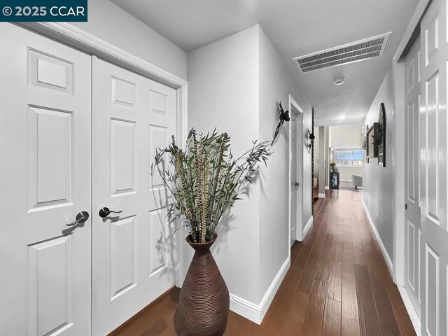 14 Mt Eden Pl, Clayton CA: https://media.crmls.org/mediaz/5f7d3efb-b5ad-48e3-998e-c24ef373f47a.jpg