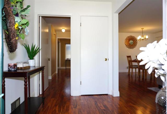1401 Woodberry Avenue, San Mateo CA: https://media.crmls.org/mediaz/5f7de71a-d92b-4d2c-a723-5da20b47f011.jpg