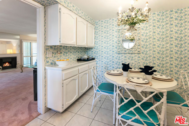 21650 Burbank Boulevard, 211 photo 8