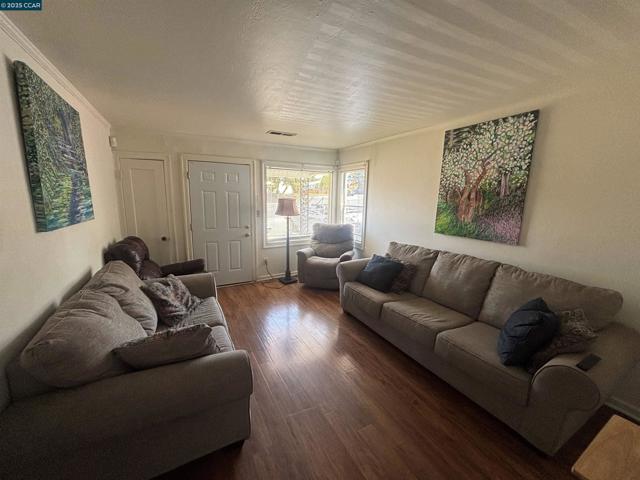 2765 Tuolumne Street, Vallejo CA: https://media.crmls.org/mediaz/5f7ee30a-4f97-4d67-96ce-bb5ec5cc6221.jpg