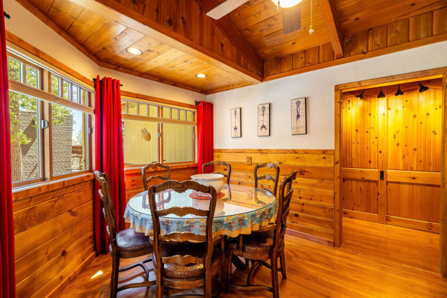 25445 Palomar Road, Idyllwild CA: https://media.crmls.org/mediaz/5f7f82ed-ce21-46db-9f2e-5c404f14bbe0.jpg
