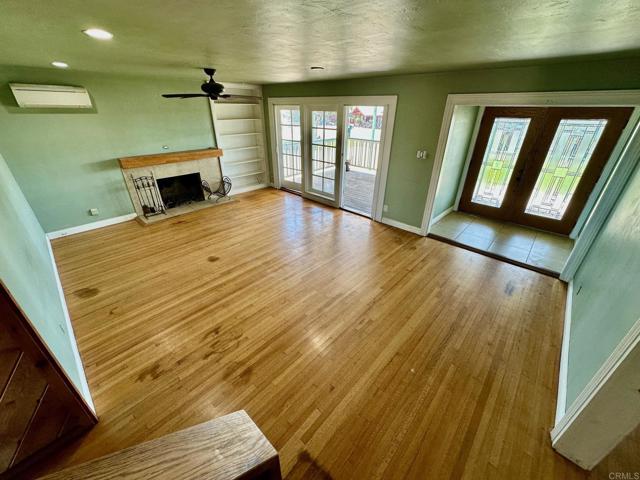 Detail Gallery Image 13 of 55 For 880 Crest View Rd, Vista,  CA 92081 - 4 Beds | 2/2 Baths