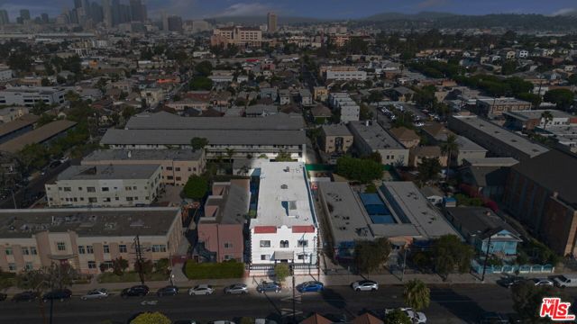 223 N Breed Street, Los Angeles CA: https://media.crmls.org/mediaz/5f81c7d7-96c2-4d30-8855-2ea5ae473a8a.jpg