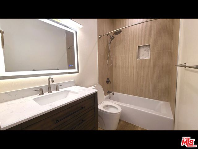 1818 Glendon Avenue, Los Angeles CA: https://media.crmls.org/mediaz/5f8300da-6b9e-405c-9dc9-13d0981813fe.jpg