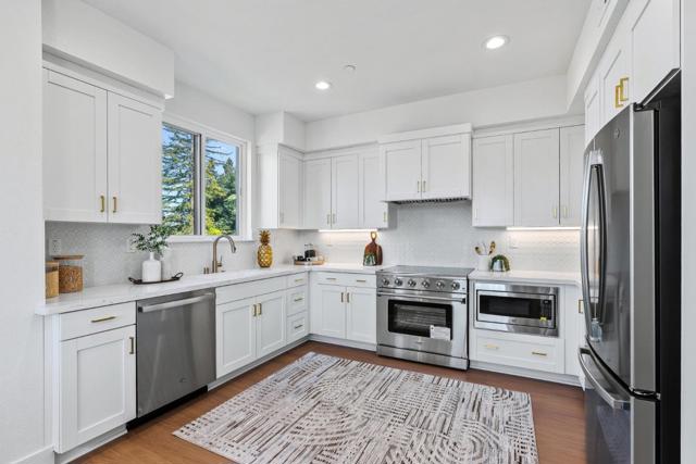 927 Woodside Road, Redwood City CA: https://media.crmls.org/mediaz/5f834550-ece2-4625-bd3f-562eb5bf9f9b.jpg