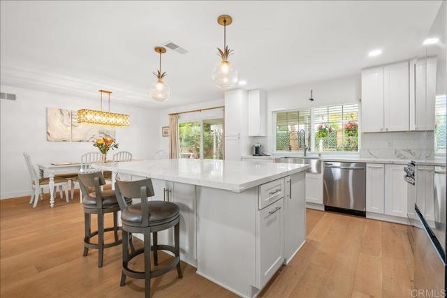 Detail Gallery Image 2 of 27 For 2801 Jacaranda Ave, Carlsbad,  CA 92009 - 4 Beds | 2 Baths