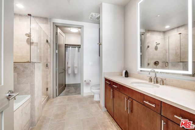 10700 Wilshire Boulevard, Los Angeles CA: https://media.crmls.org/mediaz/5f849331-abcc-45ba-9054-95177a654ac9.jpg