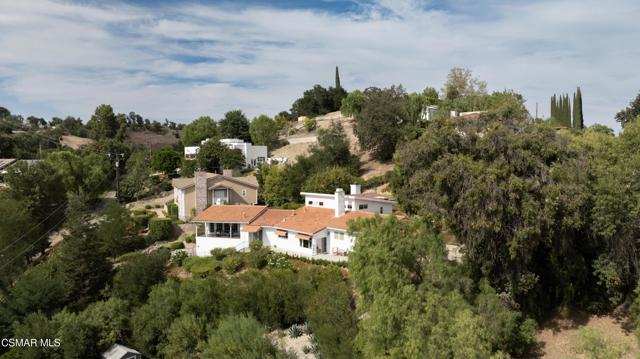28329 Foothill Drive, Agoura Hills CA: https://media.crmls.org/mediaz/5f84f396-3ebe-466b-b866-126927d7624d.jpg