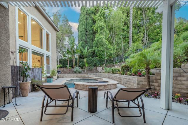 535 Winncastle Street, Simi Valley CA: https://media.crmls.org/mediaz/5f850225-a88e-4149-9e49-bae98986d8a5.jpg