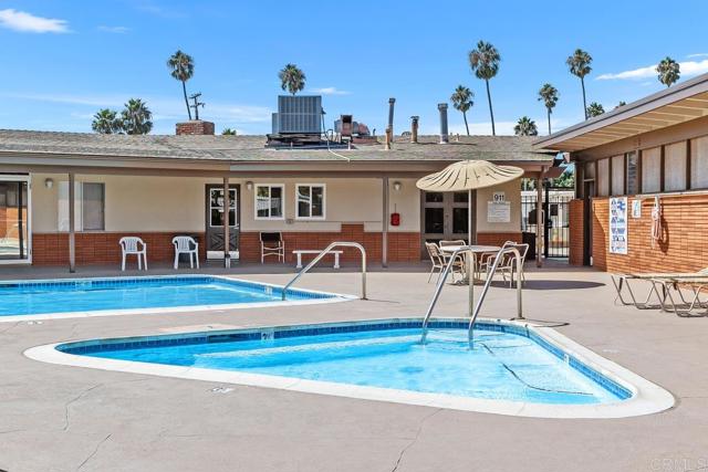 82 Shirle Lane, Oceanside CA: https://media.crmls.org/mediaz/5f855220-db36-4e58-898e-1d3e0cc2f8dc.jpg