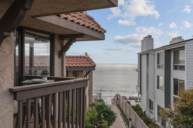 190 Del Mar Shores Ter, Solana Beach, California 92075, 2 Bedrooms Bedrooms, ,2 BathroomsBathrooms,Condominium,For Sale,Del Mar Shores Ter,250035827SD