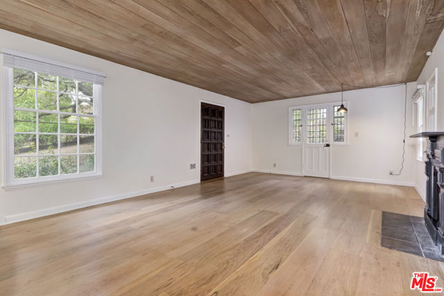 Drew Fenton | 271 Beloit Avenue Los Angeles CA | MLS: 7455926