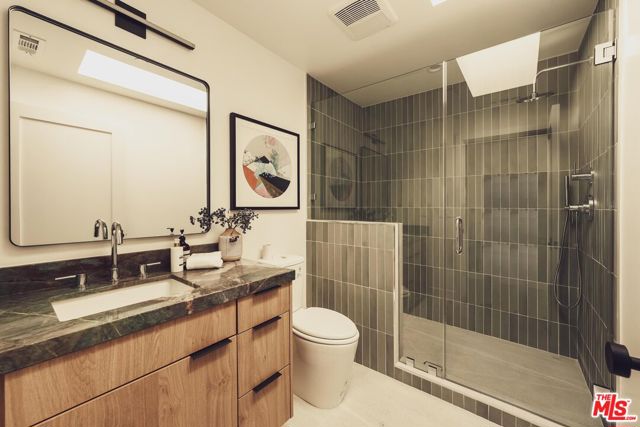 5725 Katherine Avenue, Sherman Oaks CA: https://media.crmls.org/mediaz/5f861749-c2d6-4349-aa19-6c59308c0cbd.jpg
