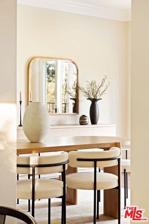 2505 Bowmont Drive, Beverly Hills CA: https://media.crmls.org/mediaz/5f86d22b-9c6d-43b6-b88c-016ef215b6e6.jpg