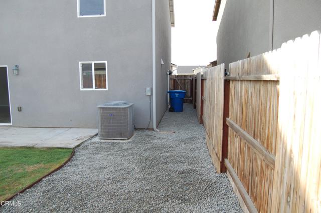 6200 Whaleback Avenue, Bakersfield CA: https://media.crmls.org/mediaz/5f86d280-34fe-4c77-a52e-90dbae832768.jpg