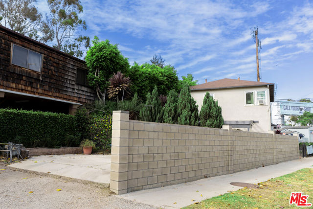 2499 South Barrington Avenue photo 4