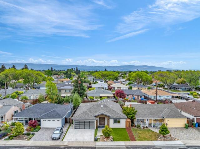 638 Enos Court, Santa Clara CA: https://media.crmls.org/mediaz/5f87711f-3a65-4d60-8619-73037a36177a.jpg