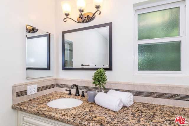 3634 Mandeville Canyon Road, Los Angeles CA: https://media.crmls.org/mediaz/5f87be8a-e5c0-4135-9ac8-4f55aed5669c.jpg