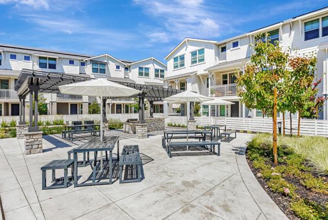 225 Oak Circle, Walnut Creek CA: https://media.crmls.org/mediaz/5f87eaf1-7e9d-420c-a9fc-a27757f066a8.jpg