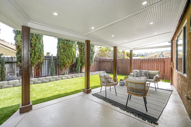 118 Edmeades Court, Oakley CA: https://media.crmls.org/mediaz/5f87f749-d896-4f57-9011-faf0150e36b7.jpg