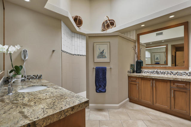 38849 Palm Valley Drive, Palm Desert CA: https://media.crmls.org/mediaz/5f8918c0-377e-48f4-9df9-11a761441399.jpg