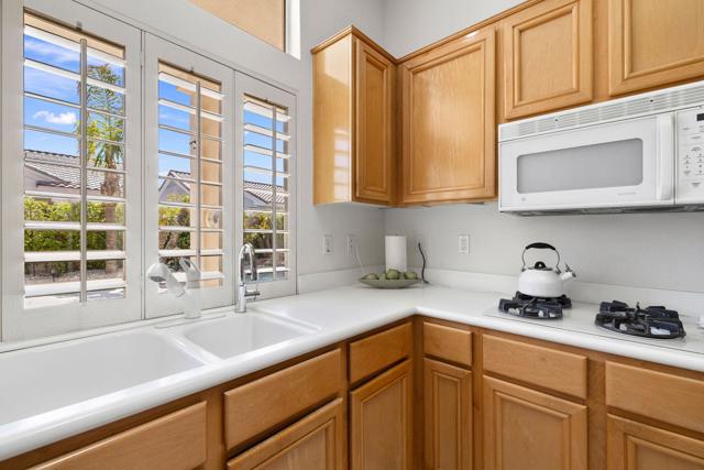 78197 Bonanza Drive, Palm Desert CA: https://media.crmls.org/mediaz/5f895518-5974-449a-b20e-d7afcc37361b.jpg
