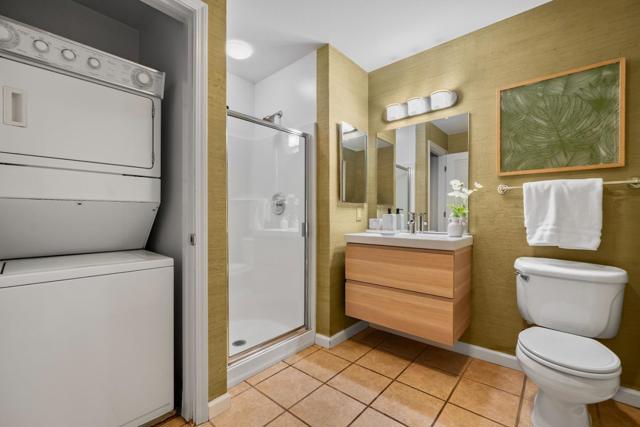 655 12th Street, Oakland CA: https://media.crmls.org/mediaz/5f897328-b538-4726-8ff6-9dede9793c7e.jpg