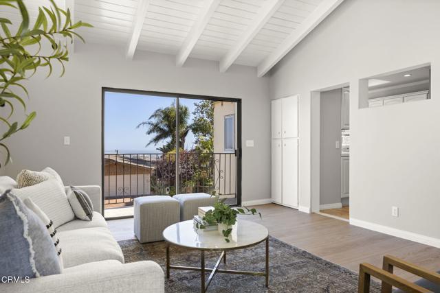 2371 Foster Avenue, Ventura CA: https://media.crmls.org/mediaz/5f89f166-f383-4fa5-9b06-de45bb62309b.jpg