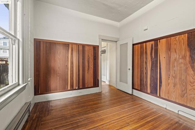 3050 Shattuck, Berkeley CA: https://media.crmls.org/mediaz/5f8a3fdf-0646-4b21-b0c1-4100f83427d1.jpg