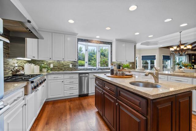 12 Colton Court, Redwood City CA: https://media.crmls.org/mediaz/5f8ab965-6cbf-44e4-ae79-c1914245581c.jpg