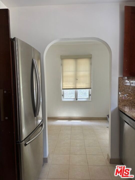 2439 West Silver Lake Drive, Los Angeles CA: https://media.crmls.org/mediaz/5f8b3a30-4b9d-48be-912e-6bd4d72e2727.jpg