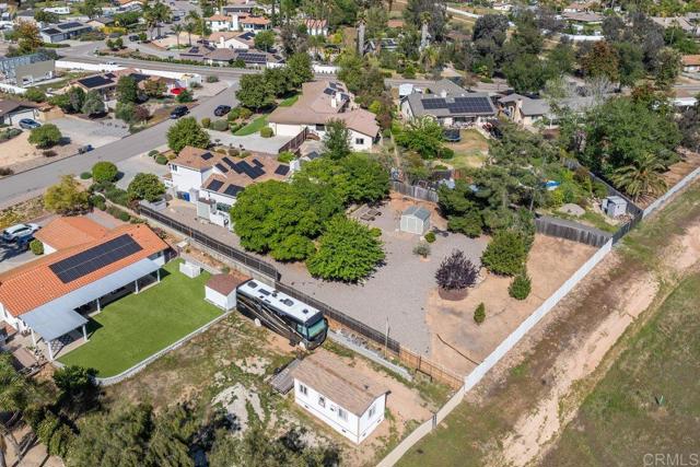 23847 Norte Dr, Ramona CA: https://media.crmls.org/mediaz/5f8b3d8a-1173-41bc-b86a-f9668d291254.jpg