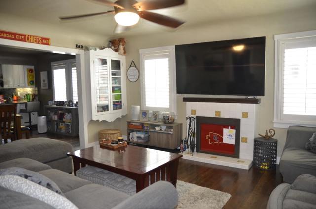 895 Monterey Street, Hollister CA: https://media.crmls.org/mediaz/5f8c774d-bab2-43ea-a1bc-3a824f6a7e86.jpg